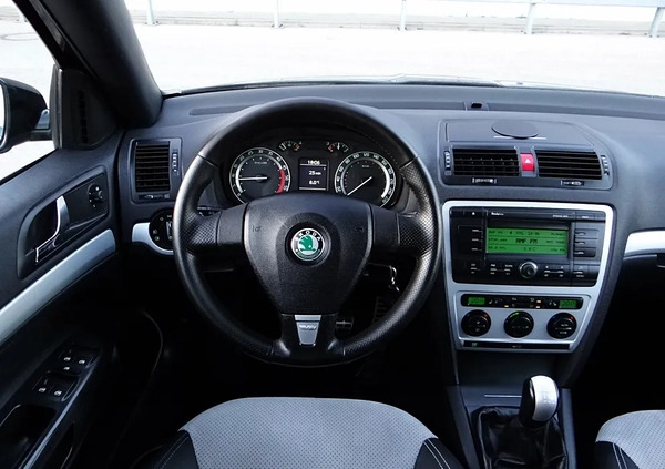 Skoda Octavia cena 21900 przebieg: 272000, rok produkcji 2008 z Dobrodzień małe 781